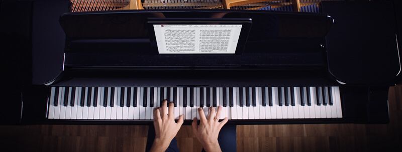 How to play F-sharp minor on the Piano - Scales, Chords & Exercises